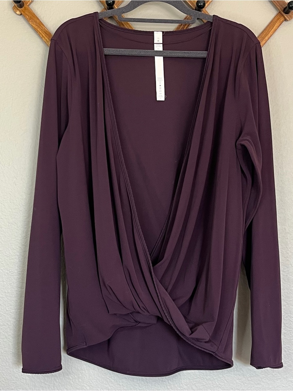 Lululemon Full Freedom Long Sleeve top size 10